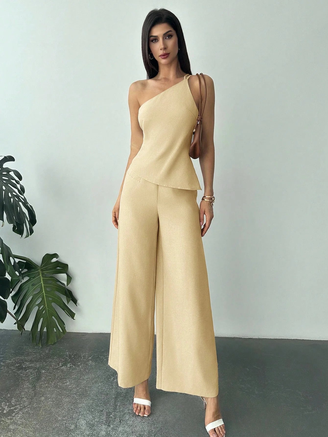 Conjunto Alfaiataria Feminino Blusa Assimétrica e Calça Pantalona
