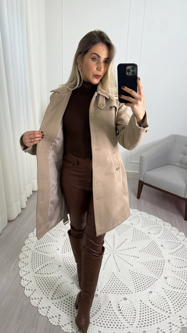 Casaco Trench Coat de Lã Batida Berlim – Elegância e Conforto